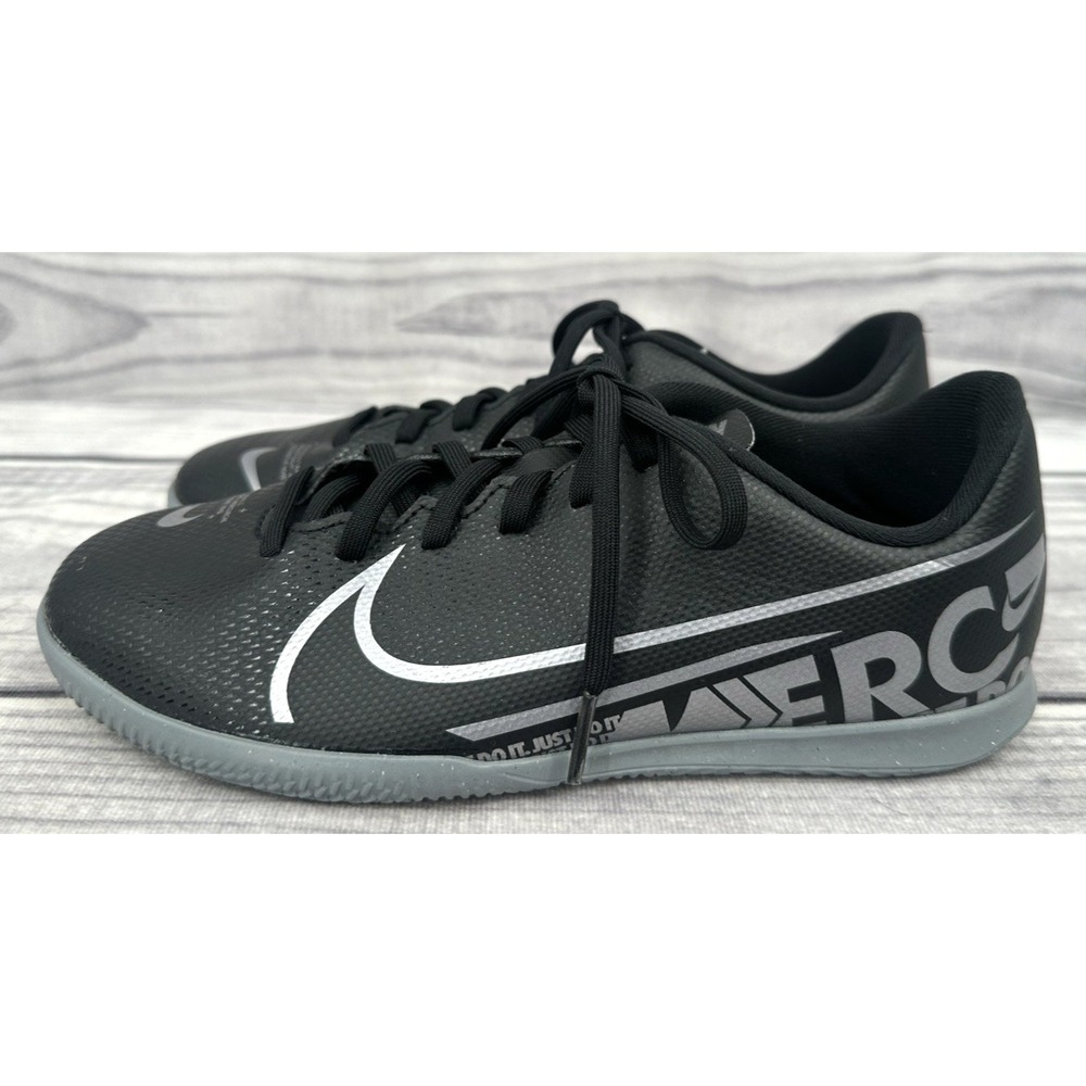 NIKE JR MERCURIAL VAPOR 13 CLUB IC FIRM GROUND INDOOR SOCCER‎ SHOES Youth Size 5